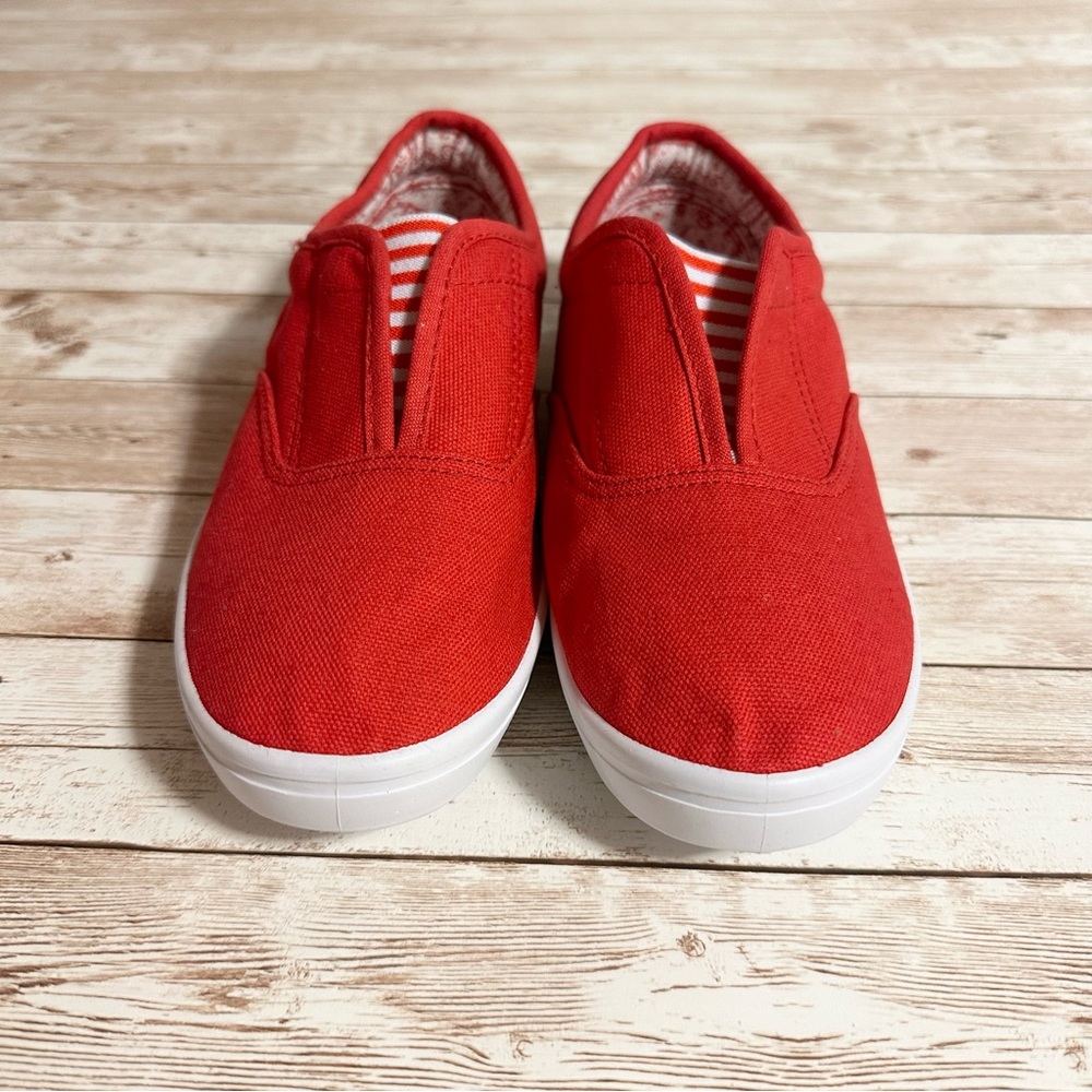 NWOT Basic Editions Red White Slip-On Sneaker Shoes Size 7